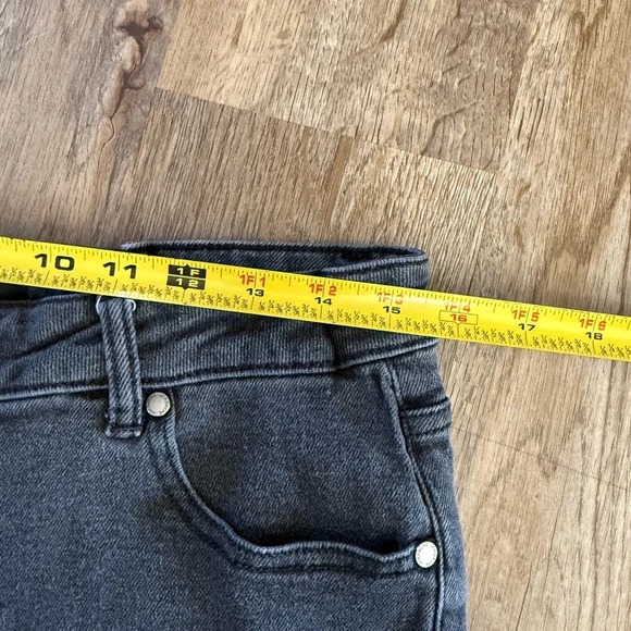 Vintage Jordache • High Rise Straight Jeans - Picture 4 of 13